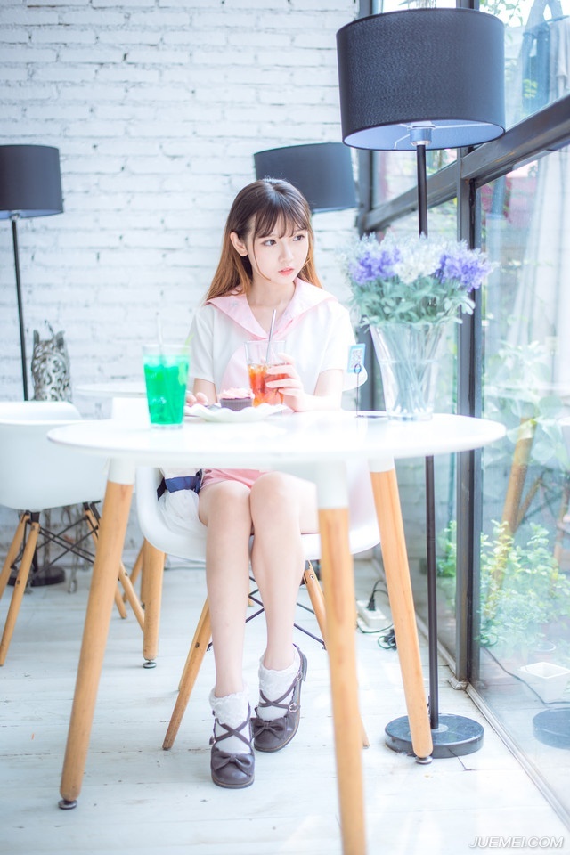 “吼~”